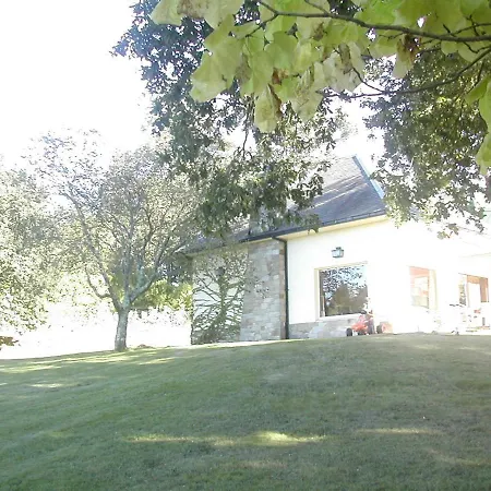 Precioso Chalet En El Campo Con 9.000 Metros De Jardin Ferienhaus *