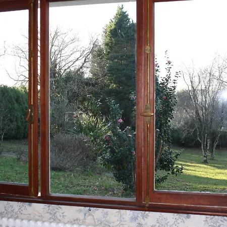 Ferienhaus Precioso Chalet En El Campo Con 9.000 Metros De Jardin A Coruña