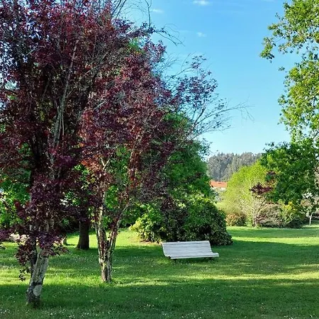 Ferienhaus Precioso Chalet En El Campo Con 9.000 Metros De Jardin A Coruña