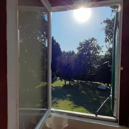 Ferienhaus Precioso Chalet En El Campo Con 9.000 Metros De Jardin A Coruña