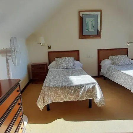 Ferienhaus Precioso Chalet En El Campo Con 9.000 Metros De Jardin