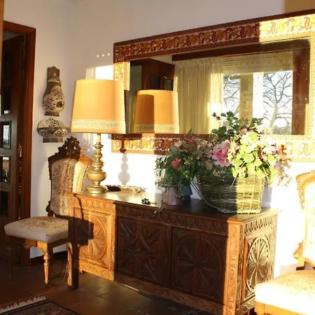 Precioso Chalet En El Campo Con 9.000 Metros De Jardin Ferienhaus *